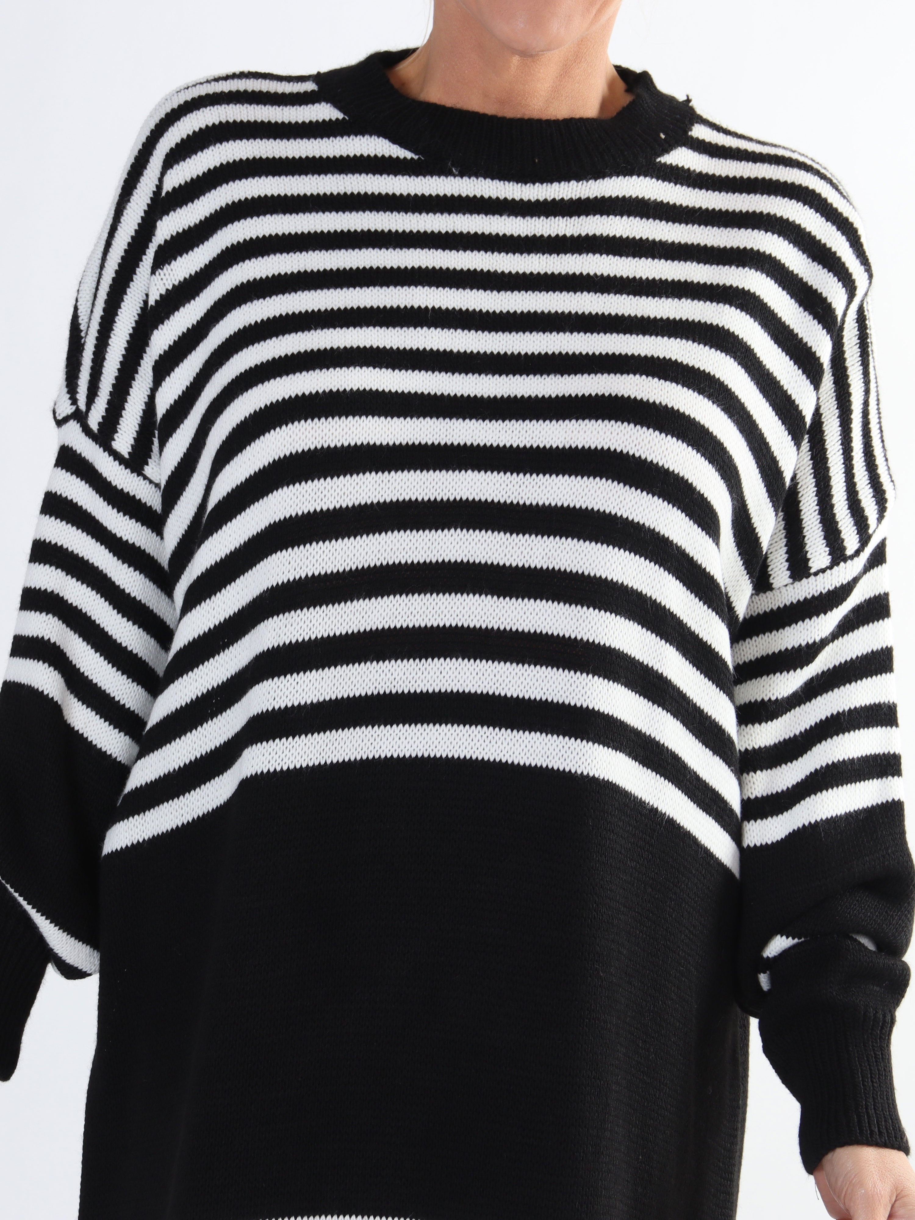 Julietta - Stickad klänning med ränder i stora storlekar